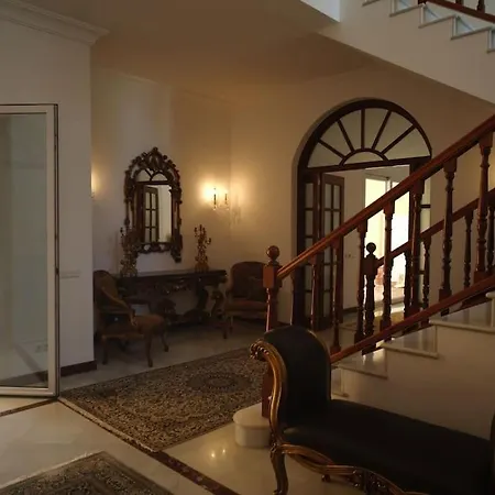 Prestigious With Vintage Charm In Kings & Queens Sotogrande * سان روكي