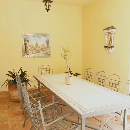 Prestigious With Vintage Charm In Kings & Queens Sotogrande