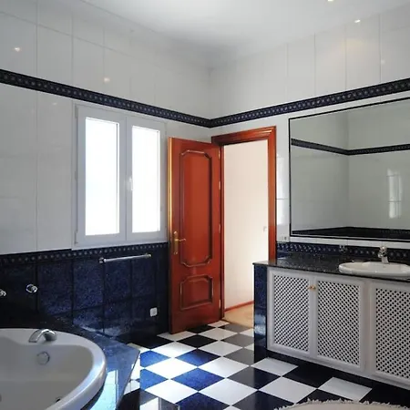 Prestigious With Vintage Charm In Kings & Queens Sotogrande *
