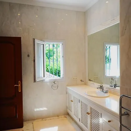 Prestigious With Vintage Charm In Kings & Queens Sotogrande