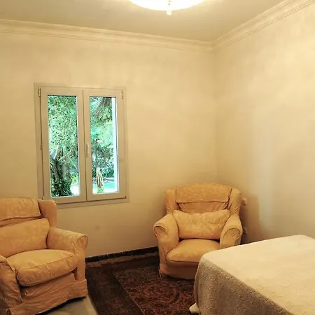 Prestigious With Vintage Charm In Kings & Queens Sotogrande سان روكي